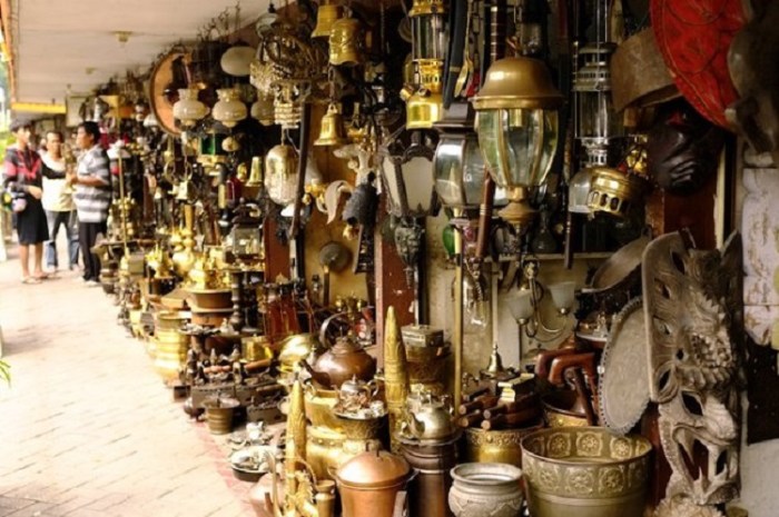 Barang antik bradenton antiques jadul buyers fashionista mecca alexandra explores shulman antwerp